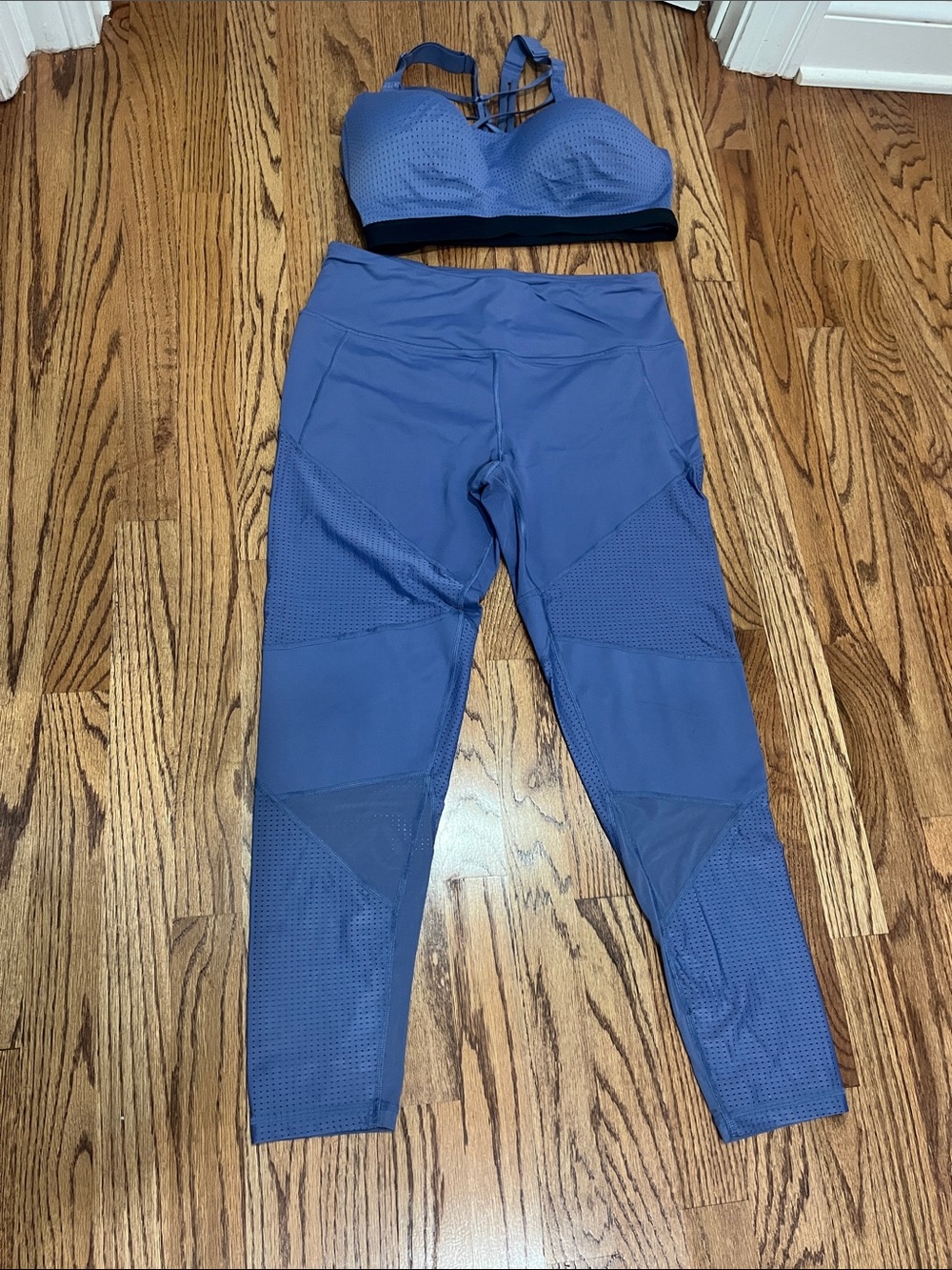 Victoria's Secret Periwinkle Leggings and Bra Set L 38DD